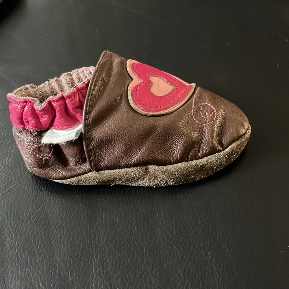 Brown and pink robeez